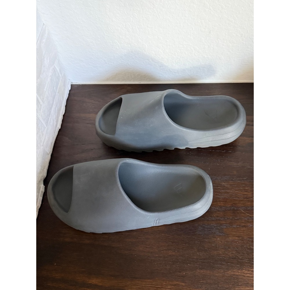 Adidas Yeezy Slide Slate Grey Mens Size 10 Foam Sandals